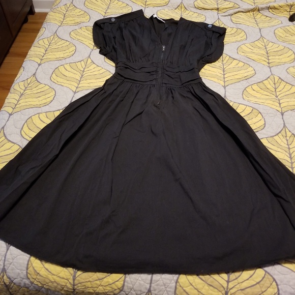 Dress - Picture 4 of 5